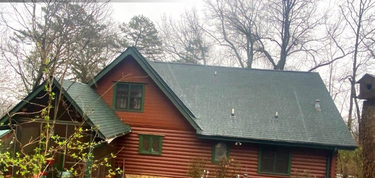 Finished shingle roof on a Signal Mountain home, by Affordable Roofing